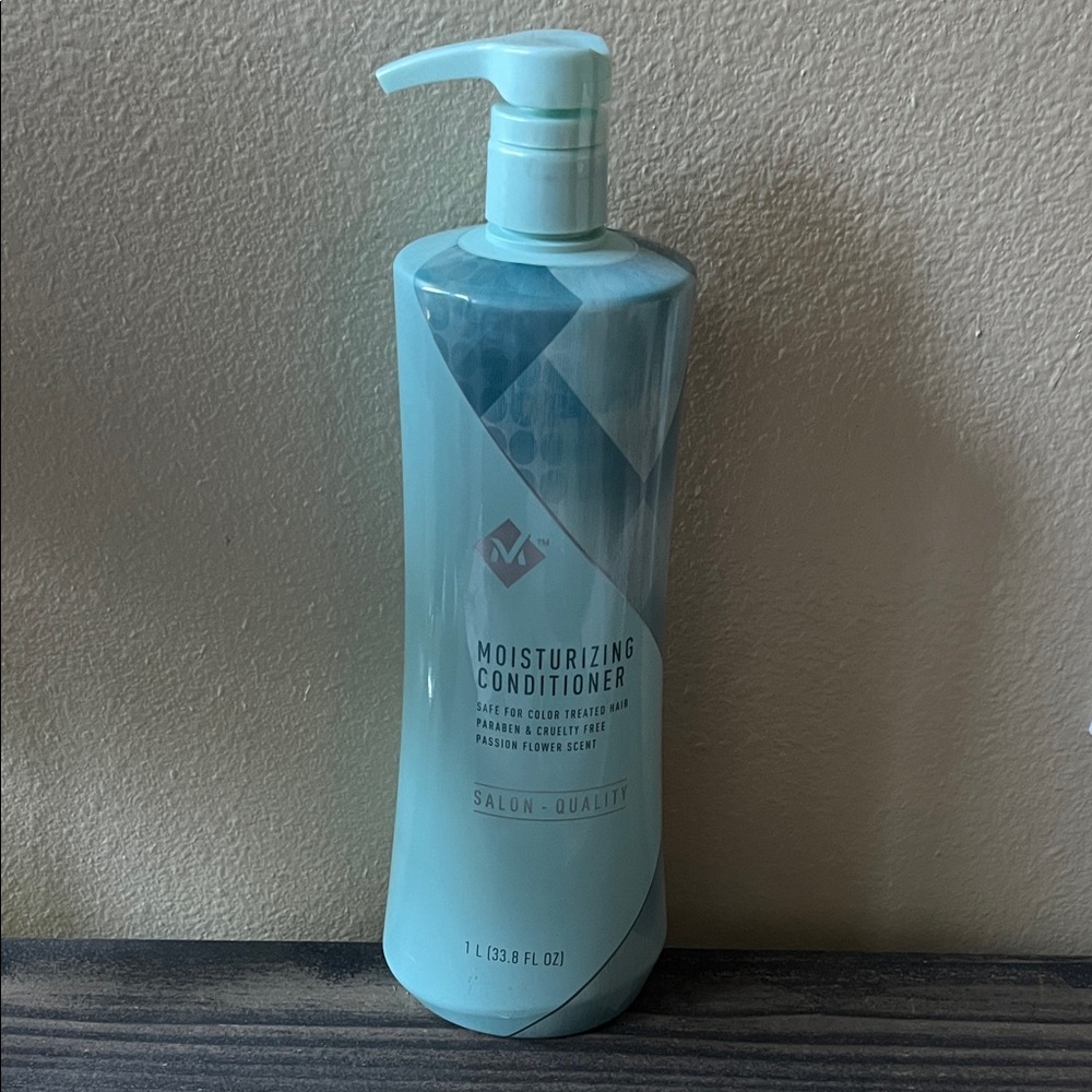 Moisturizing Conditioner by Member Mark (MM)